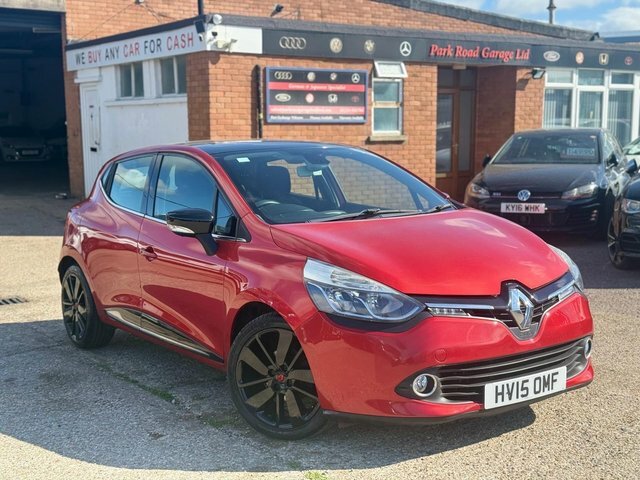 Renault Clio Hatchback HV15OMF Red