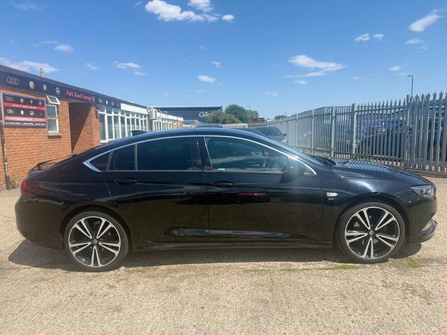Vauxhall Insignia Hatchback Black #2