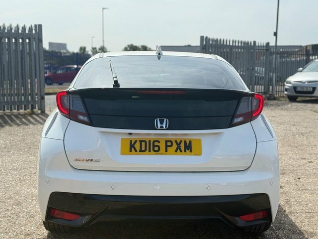Honda Civic Hatchback KD16PXM White #3