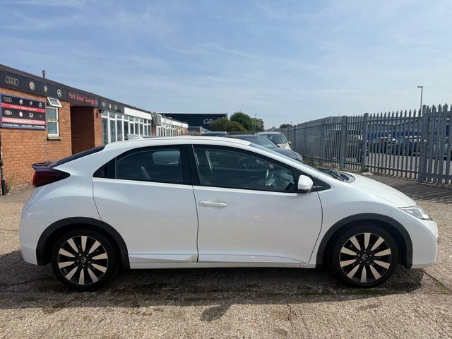 Honda Civic Hatchback KD16PXM White #2
