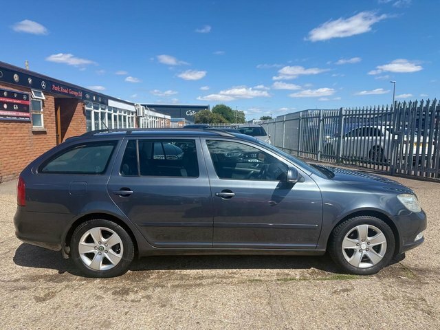 Skoda Octavia Estate Grey #2