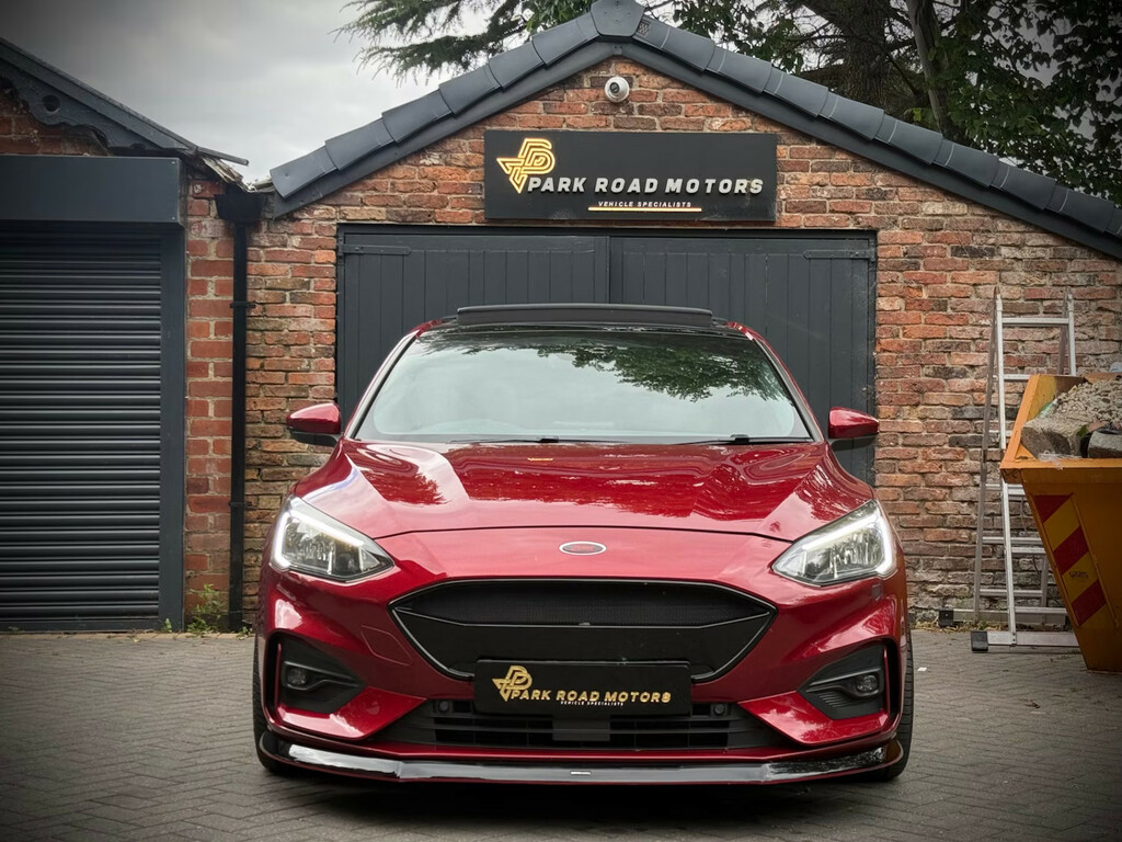 Ford Focus 1.5 Ecoblue 120 St-line X Hatchback Diese Red #2