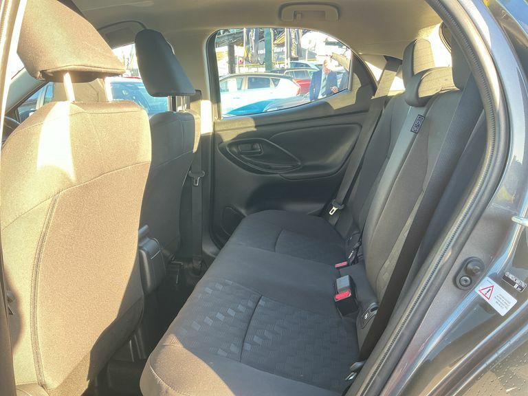 Toyota Yaris 1.5 Hybrid Design Cvt White #7