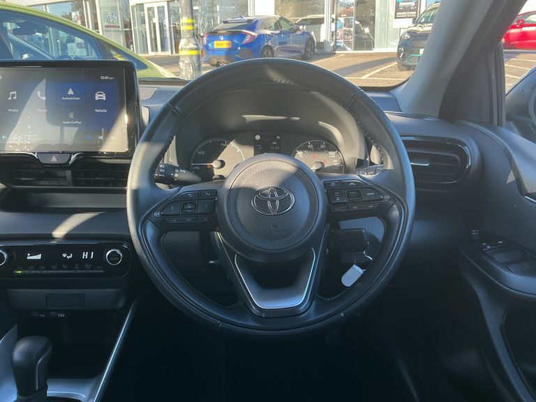 Toyota Yaris 1.5 Hybrid Design Cvt White #9