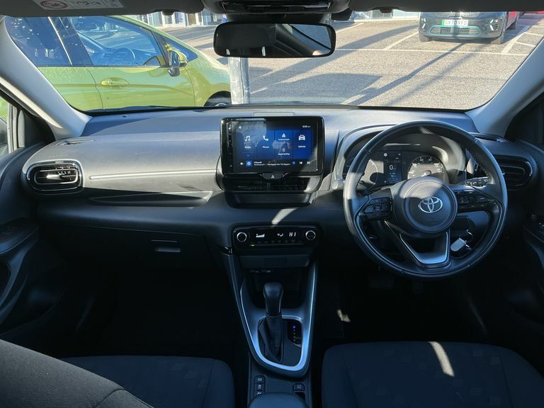Toyota Yaris 1.5 Hybrid Design Cvt White #8