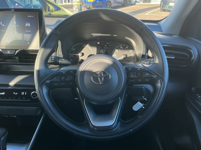 Toyota Yaris 1.5 Hybrid Design Cvt White #13
