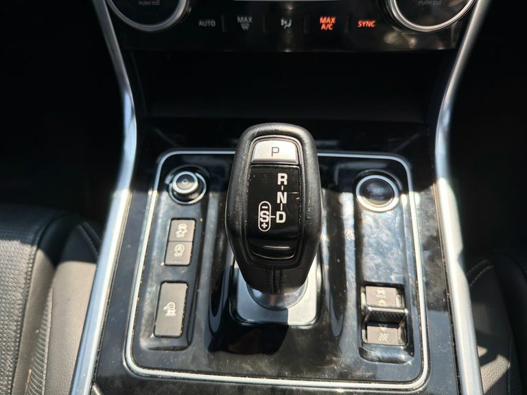 Jaguar XE Xe R-dynamic Black Grey #13