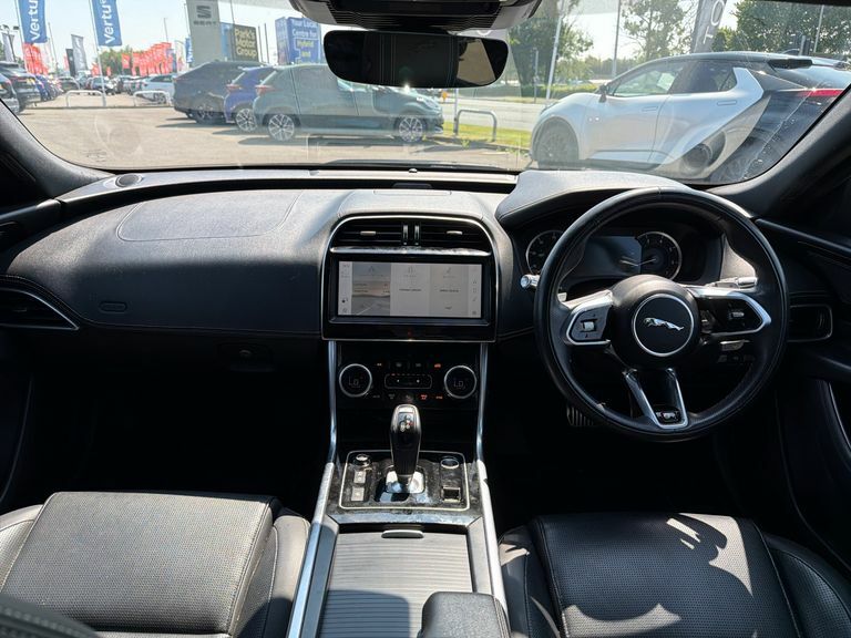 Jaguar XE Xe R-dynamic Black Grey #10