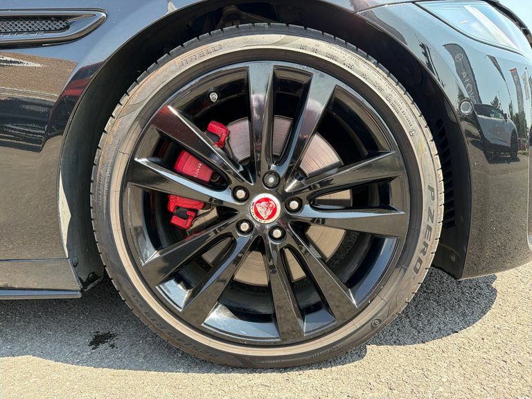 Jaguar XE Xe R-dynamic Black Grey #4