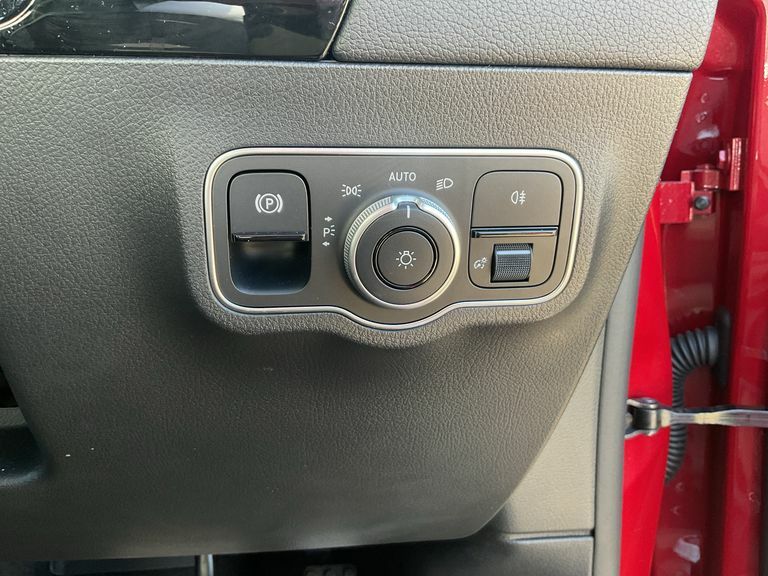 Mercedes-Benz B Class Hatchback Red #14