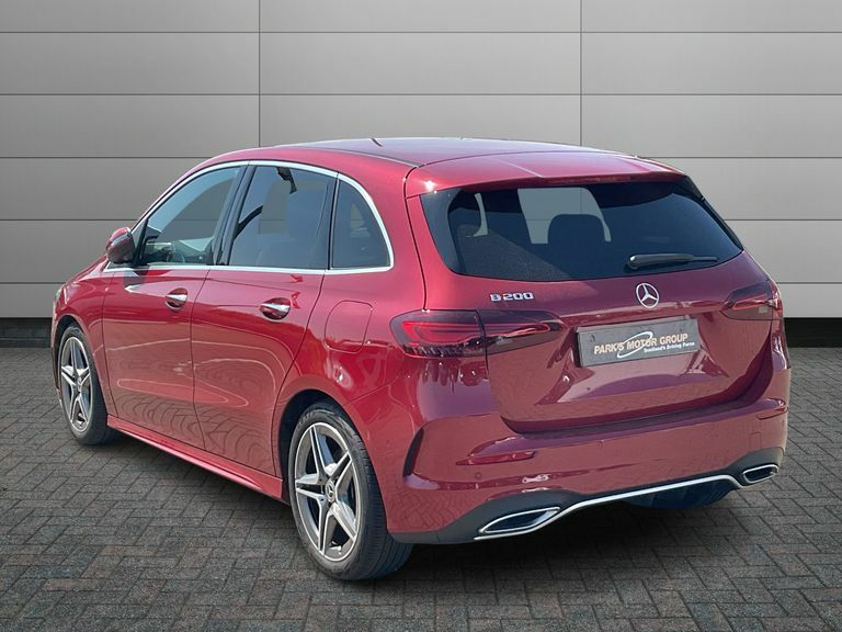 Mercedes-Benz B Class Hatchback Red #2