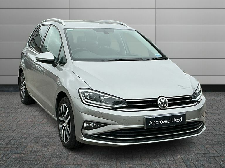 Volkswagen Golf SV Mpv Blue #1