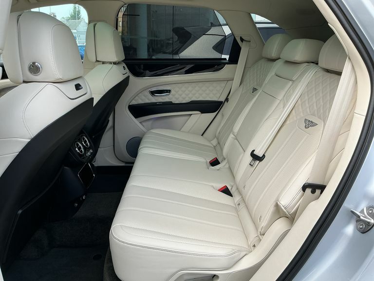 Bentley Bentayga V8 - 7 Seat Grey #25
