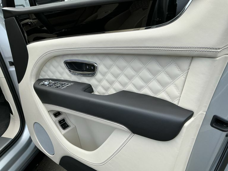 Bentley Bentayga V8 - 7 Seat Grey #20