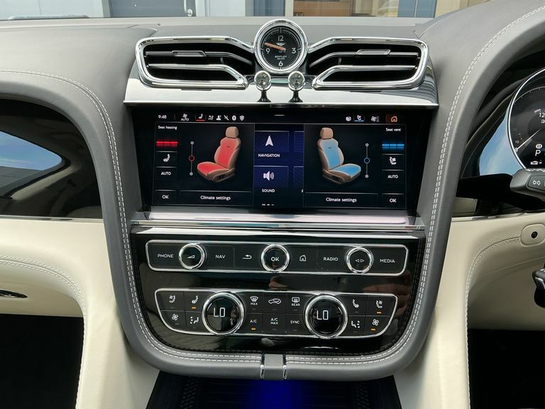 Bentley Bentayga V8 - 7 Seat Grey #17