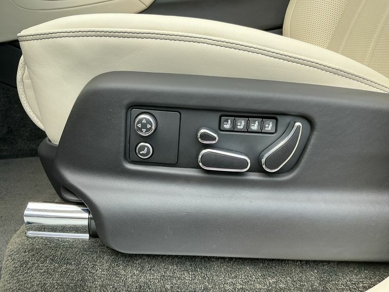 Bentley Bentayga V8 - 7 Seat Grey #23