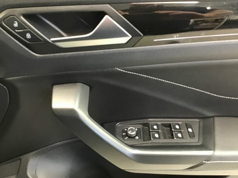 Volkswagen T-Roc Hatchback White #17
