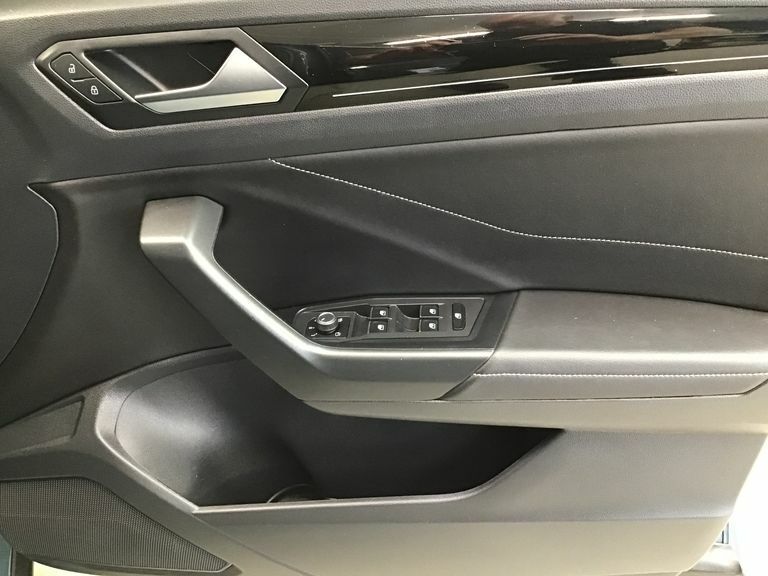 Volkswagen T-Roc Hatchback White #13
