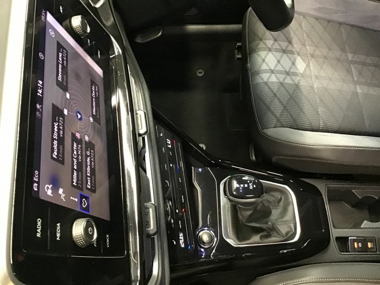 Volkswagen T-Roc Hatchback White #15