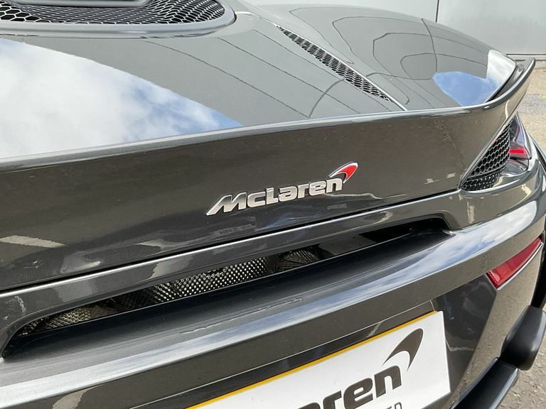 McLaren 570GT V8 Ssg White #24