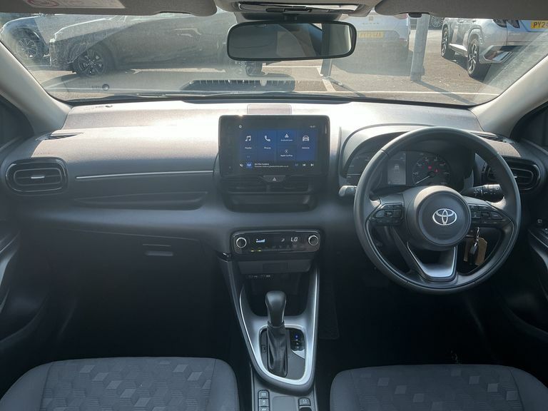 Toyota Yaris Excel Green #8