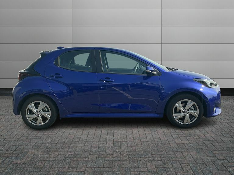Toyota Yaris Excel Green #3