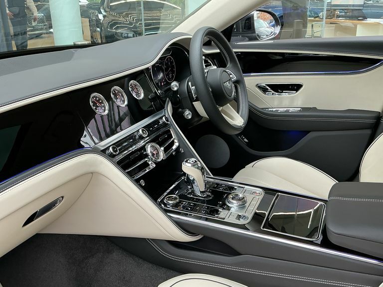 Bentley Flying Spur 4.0 V8 Citytouring Spec Saloon Black #2