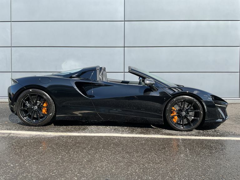 McLaren Artura Black Black #5