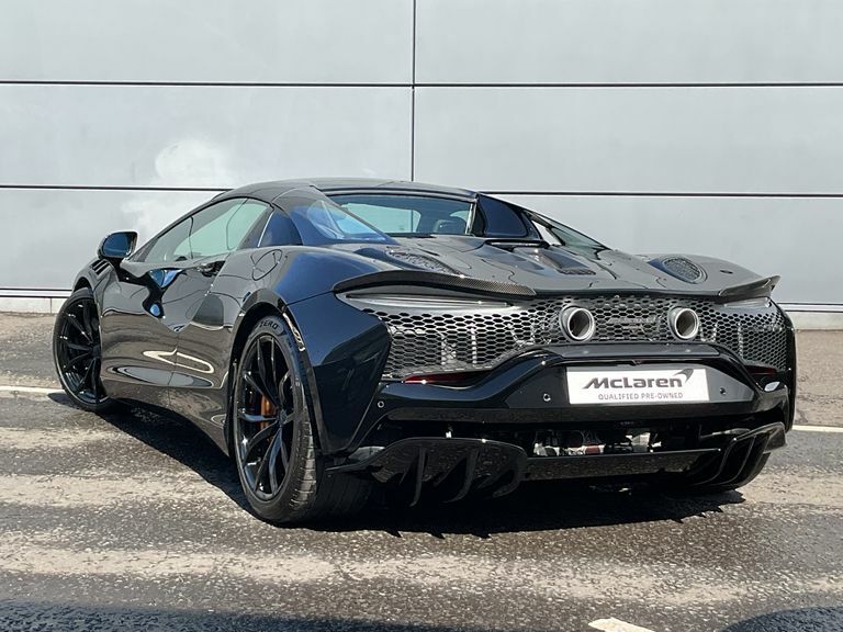McLaren Artura Black Black #32