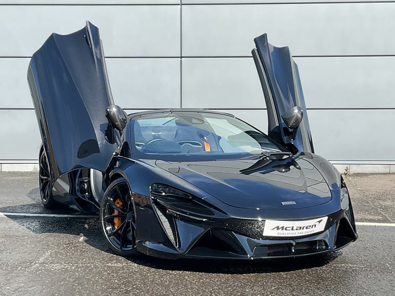 McLaren Artura Black Black #18