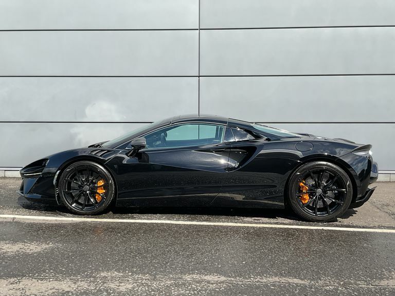 McLaren Artura Black Black #27