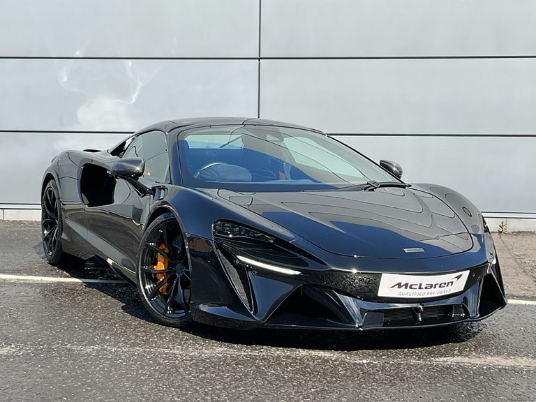 McLaren Artura Black Black #24