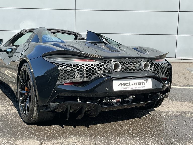 McLaren Artura Black Black #28