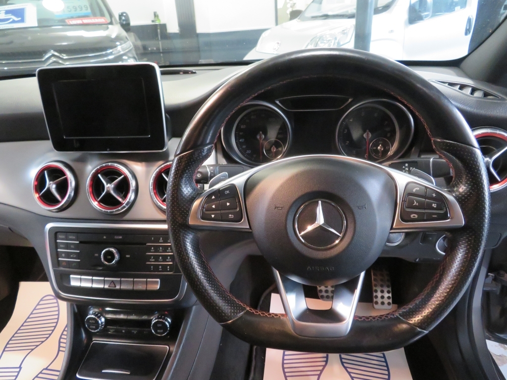 Mercedes-Benz CLA Class 2.1 Cla220d Amg Line Shooting Brake 7G- White #23