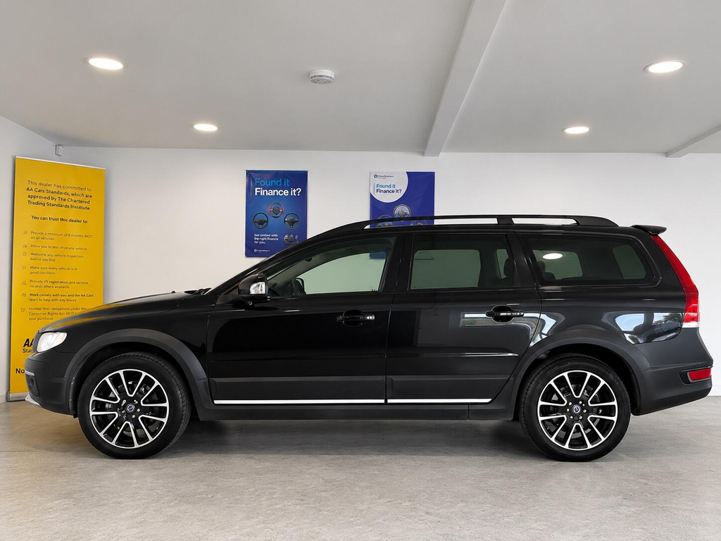Volvo XC70 2.4 D5 Se Lux Awd 220 Bhp Black #44