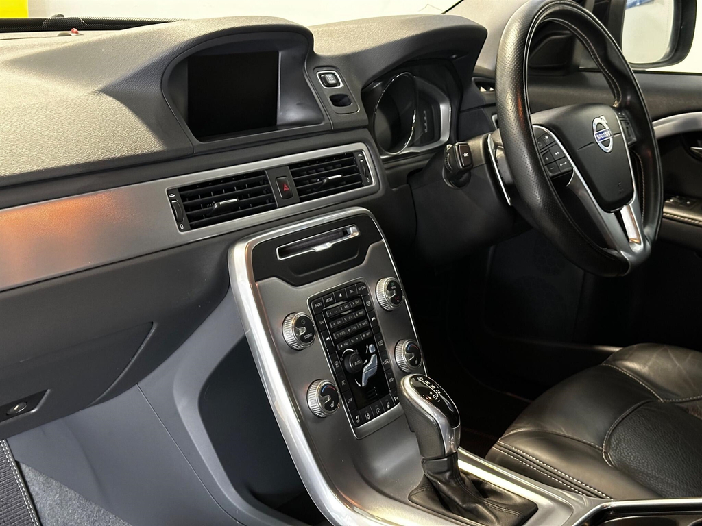 Volvo XC70 2.4 D5 Se Lux Awd 220 Bhp Black #23