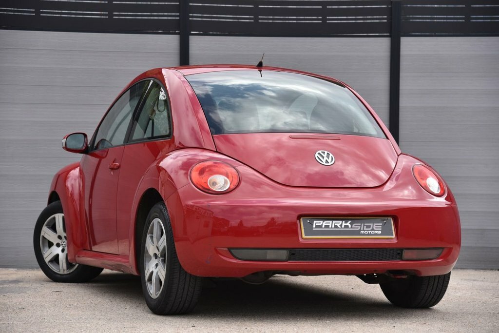 Volkswagen Beetle 1.6L Luna Red #3