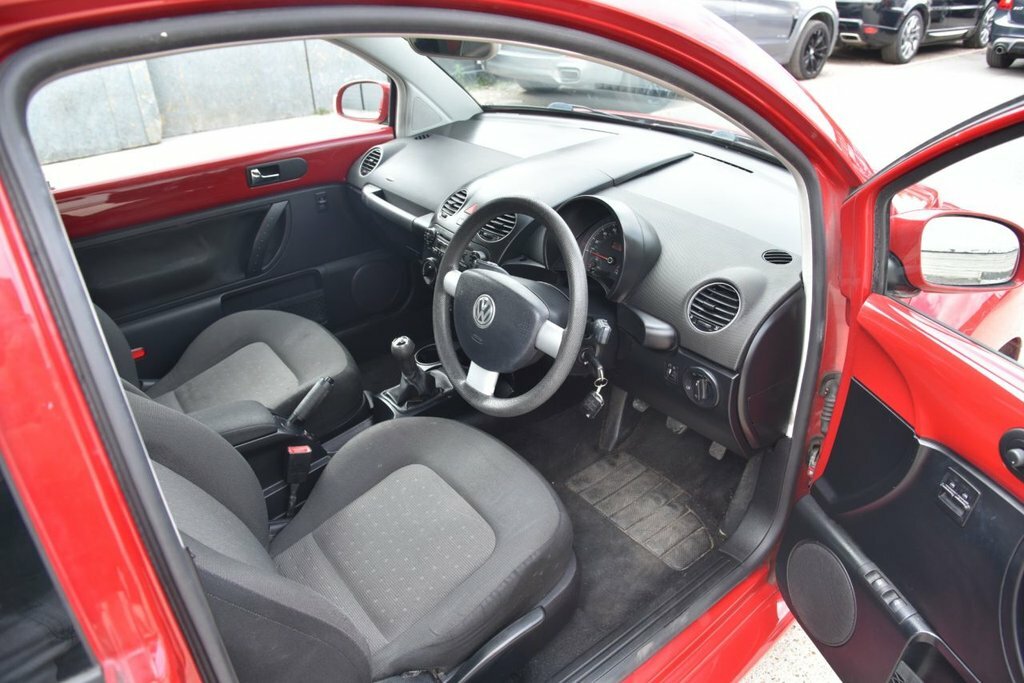 Volkswagen Beetle 1.6L Luna Red #2