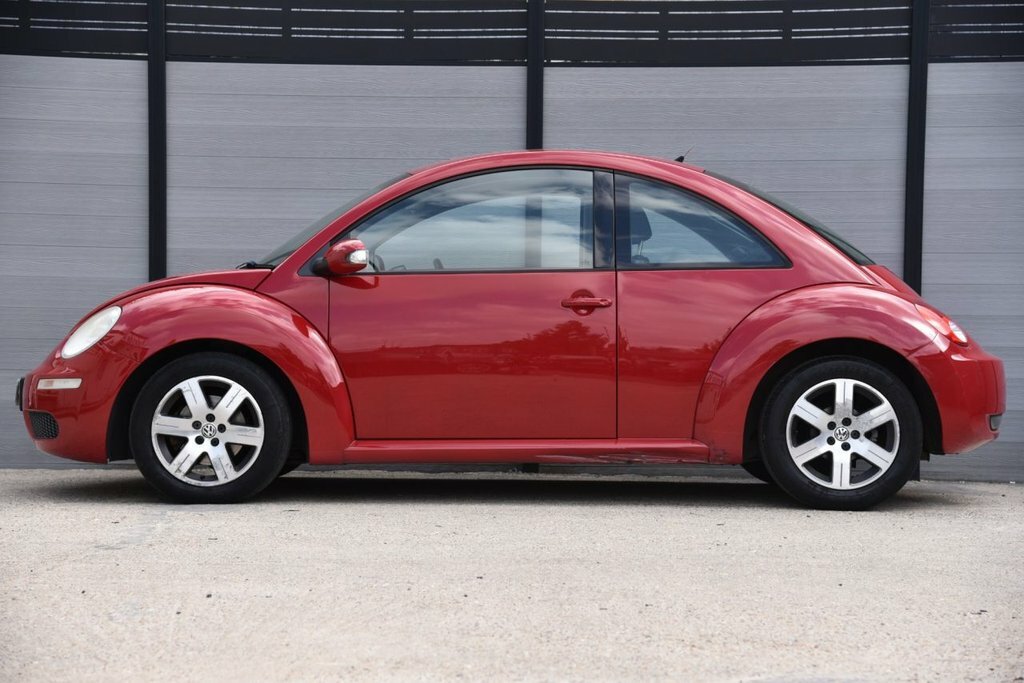 Volkswagen Beetle 1.6L Luna Red #6