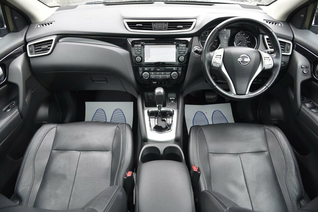 Nissan Qashqai 1.6L Tekna Black #2