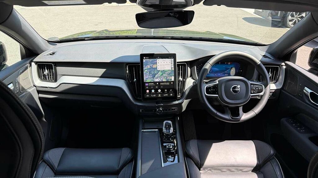 Volvo XC60 T6 Awd Black Edition Plus RV26PYU Black #5