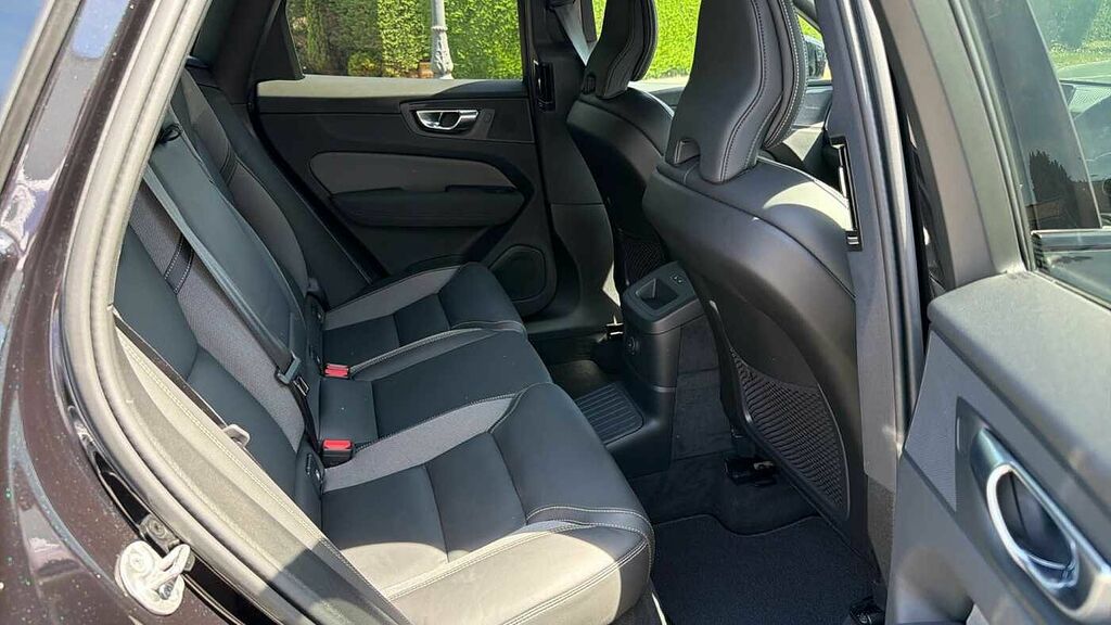 Volvo XC60 T6 Awd Black Edition Plus RV26PYU Black #6
