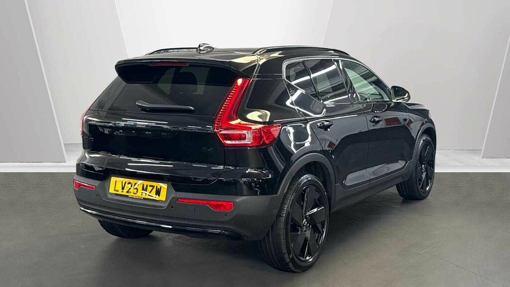 Volvo XC40 Black Edition Plus, B4 Mild Hybrid, LV25MZW Black #2