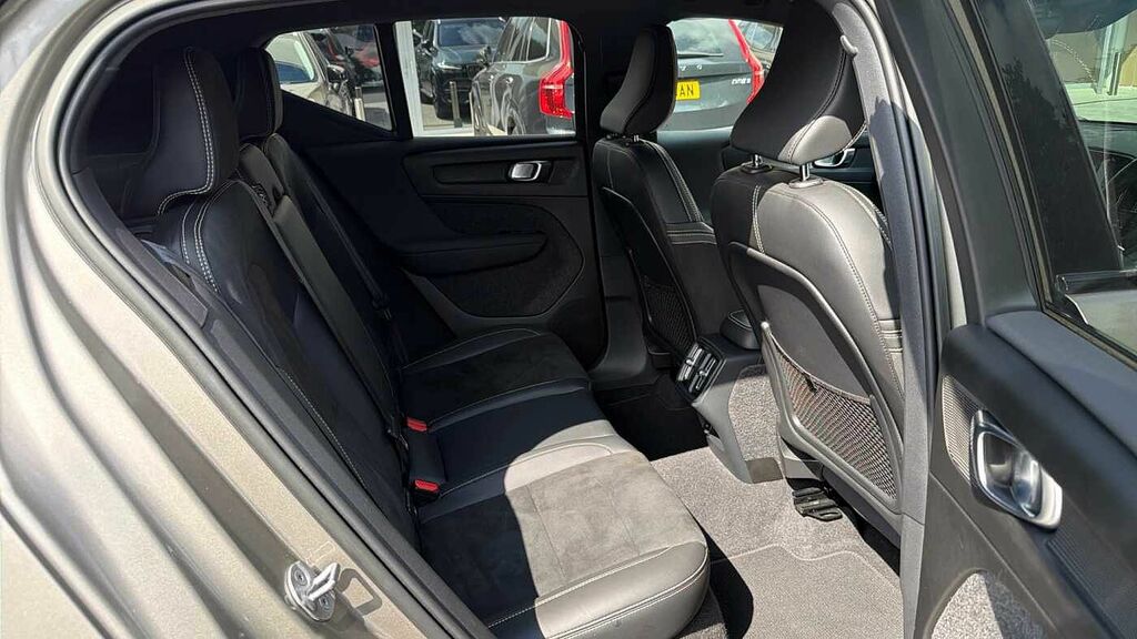 Volvo XC40 T3 R-design YY22BVJ Grey #6
