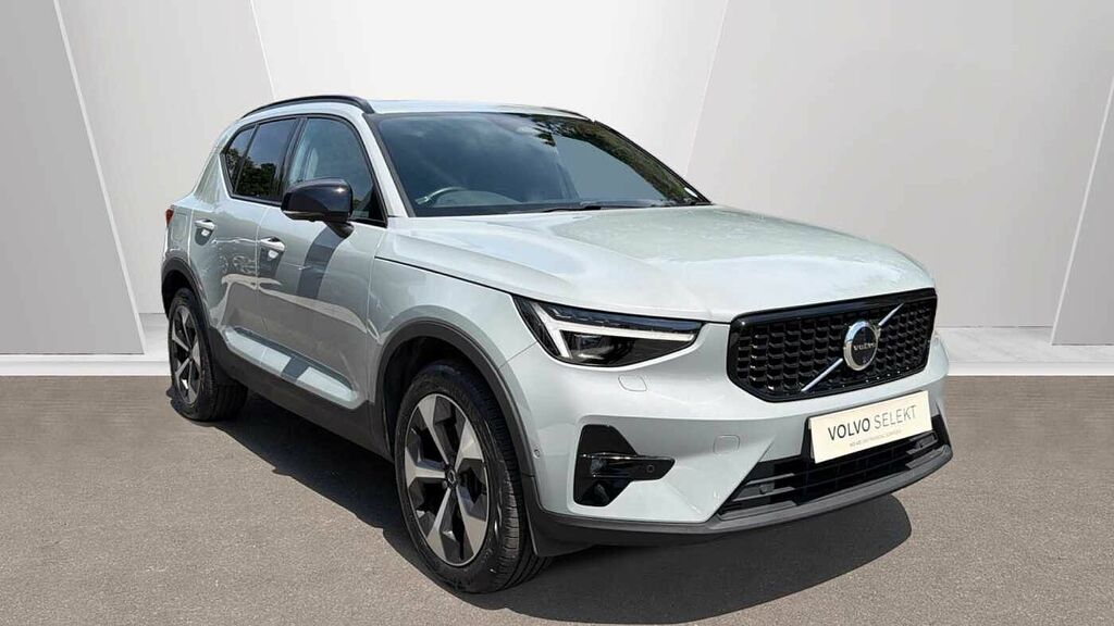 Volvo XC40 B3 P Ultimate Dark RJ73WMA Grey