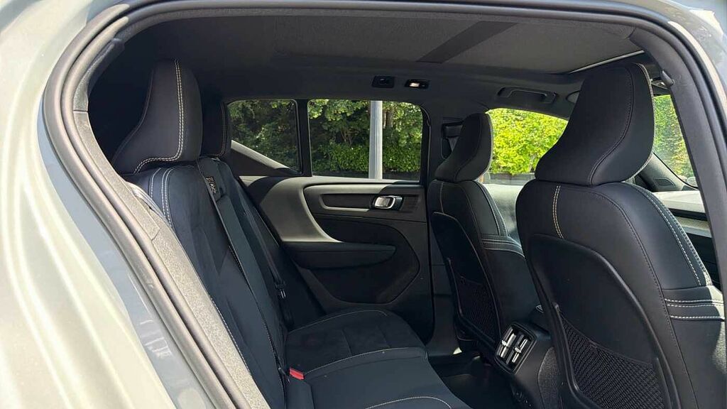 Volvo XC40 B3 P Ultimate Dark RJ73WMA Grey #6