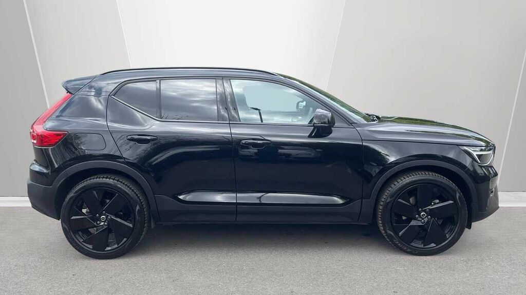 Volvo XC40 2.0 B3p Plus Black Edition Black #3