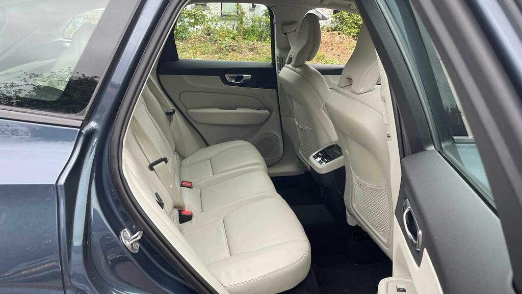 Volvo XC60 2.0 B5p Plus Dark Awd Geartronic Blue #6