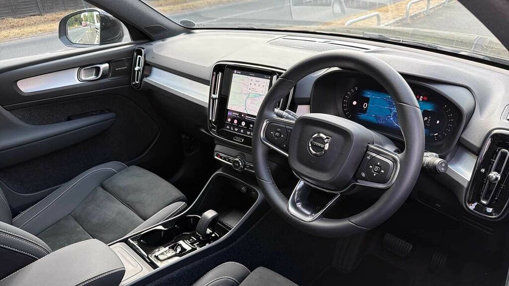 Volvo XC40 B4 P Black Edition Ultra RV26PYT Black #4