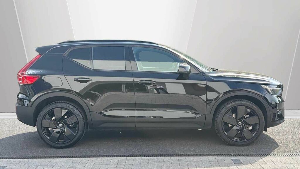 Volvo XC40 B4 P Black Edition Ultra RV26PYT Black #3